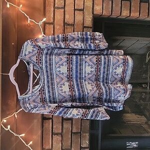 Women's signature studio  shirt .The color is grey,blue, and pink size 1X